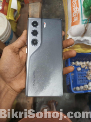 Tecno camon 40